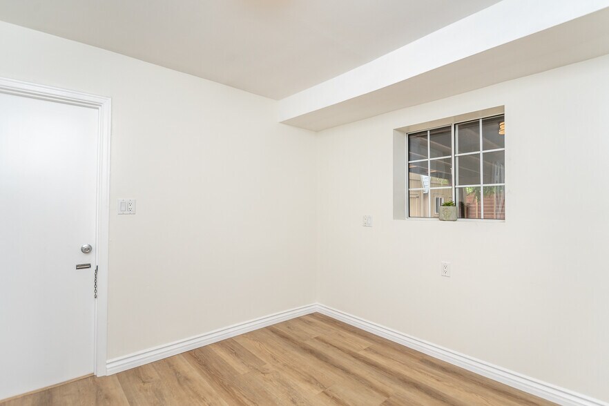 Building Photo - 5617 Katherine Ave