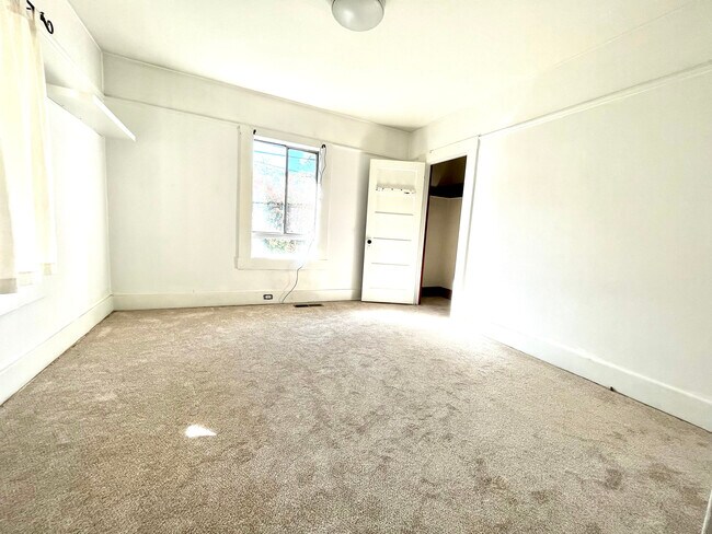 Building Photo - 6030 Blank Rd