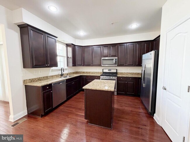 Building Photo - 23008 Meadow Mist Rd