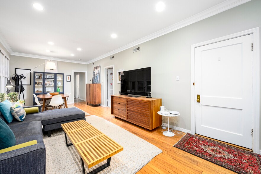 Building Photo - 2524 N Lawndale Ave