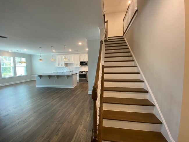 Building Photo - 446 Shale Creek Dr