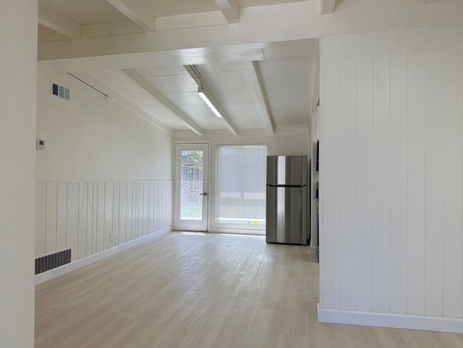 Building Photo - 2598 Dixon Dr