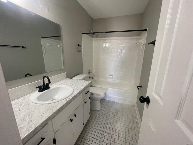 Building Photo - 7048 Epperson Dr