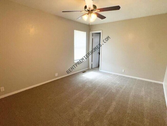 Building Photo - 1404 S Gemini Rd