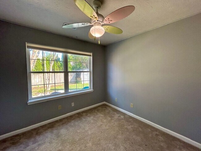 Building Photo - Charming 4-Bedroom Home Near Morse Park & ...
