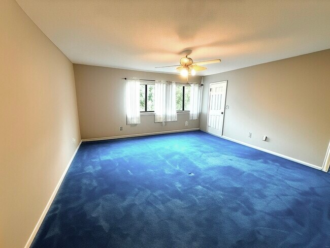 Building Photo - 40 Crossroads Ln