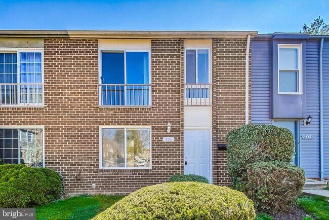 Building Photo - 906 West Side Dr