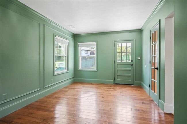 Building Photo - 2134 Beecher Cir SW