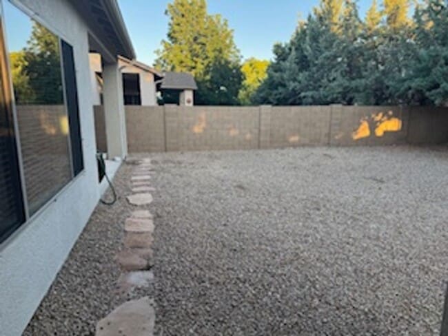 Building Photo - Charming 3 Bedroom 2 Bathroom With Den Hom...
