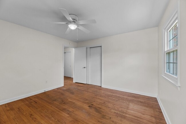 Building Photo - 607 Pinetree Dr