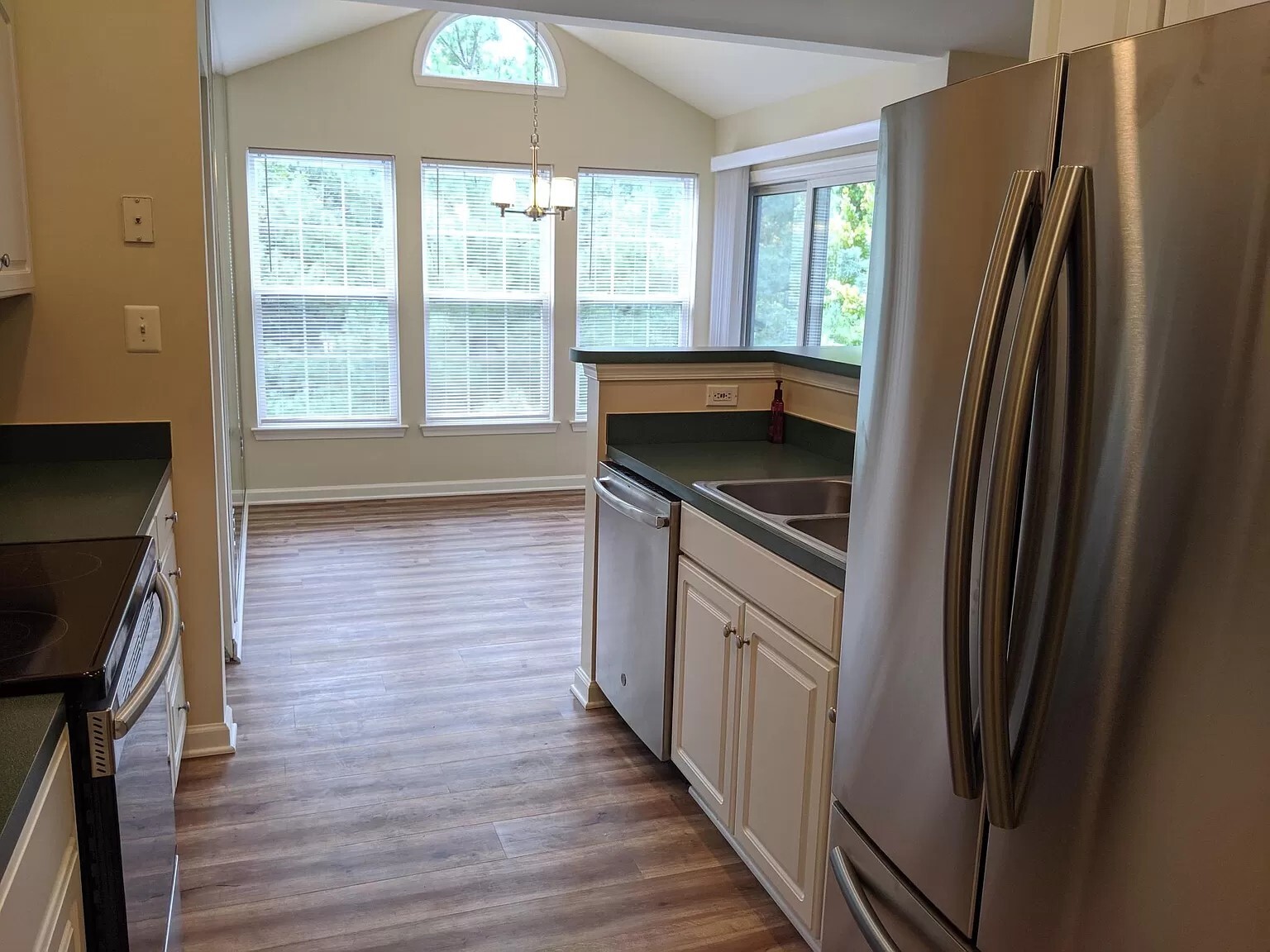 Building Photo - 25910 Ridge Manor Dr