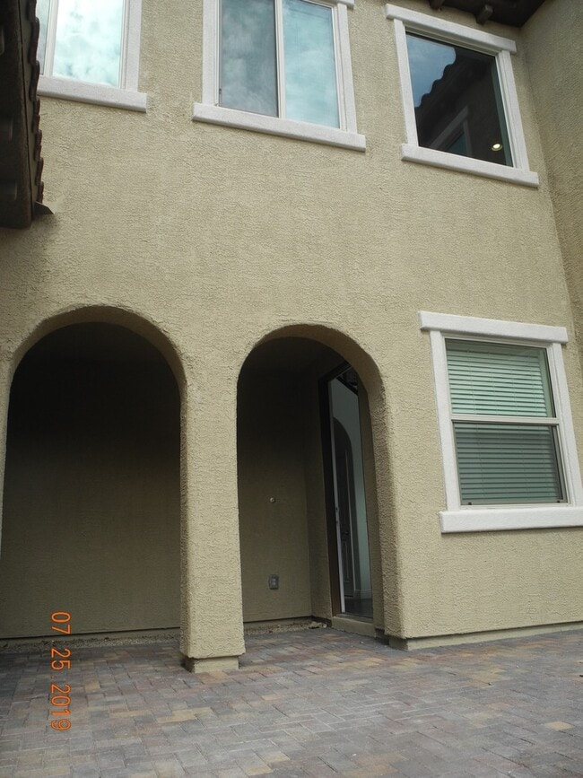 Building Photo - 1051 Whitworth Ave