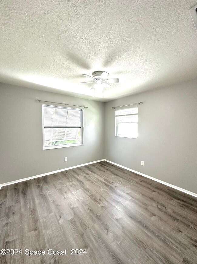 Building Photo - 245 Monaco Rd