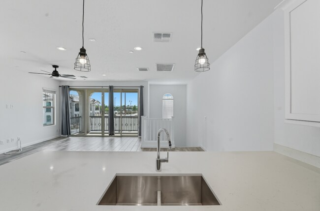 Building Photo - *Like Brand New Luxurious Modern 3 Bedroom 2 Bath Townhome in Warner Meadows!**