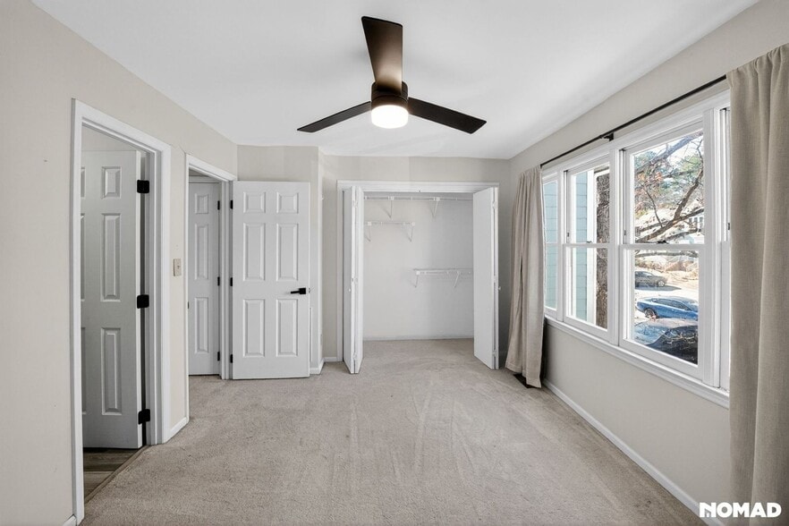 Building Photo - 533 Oak Run Dr