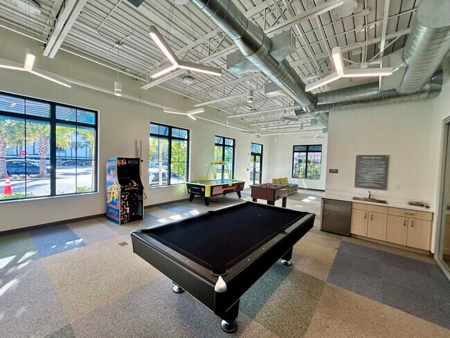 Building Photo - 331 Tequesta Dr