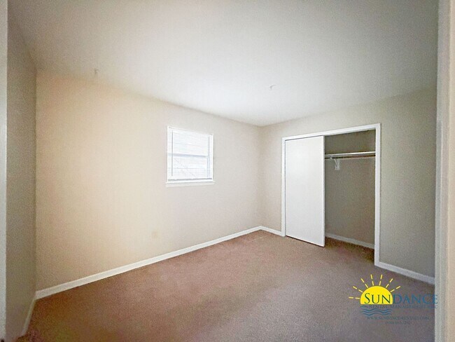 Building Photo - Updated 2 Bedroom Unit in Fort Walton Beach!