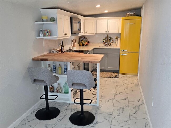 Building Photo - 2601 Gulf Dr N