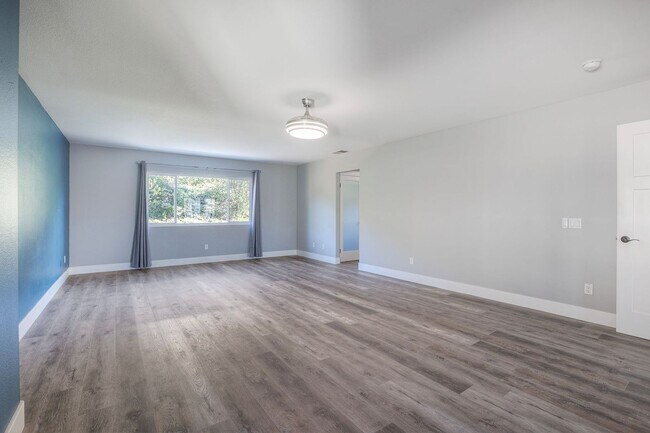 Building Photo - Spacious 5-Bedroom Lake Rancho Viejo Rental with Loft & No Rear Neighbors