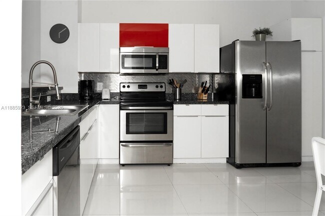 Building Photo - 17050 N Bay Rd