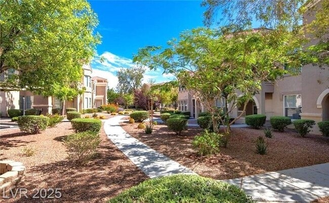 Building Photo - CONDO IN NORTHWEST GATED COMMUNITY