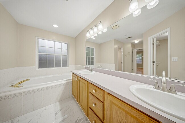 Building Photo - 1535 Breamstone Ridge