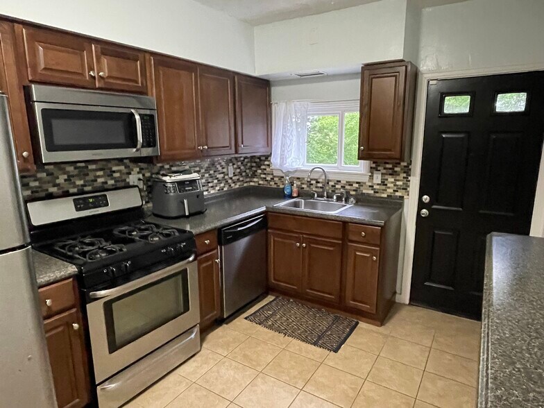 Building Photo - 4114 Grizella St