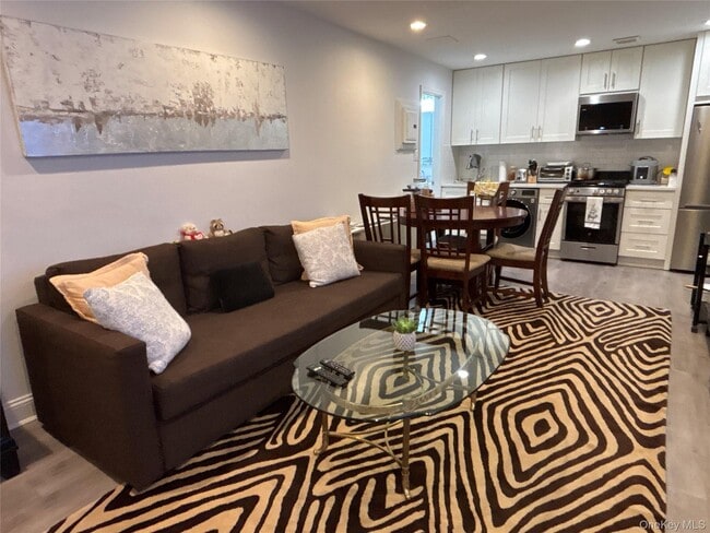 Building Photo - 30 Barstow Rd