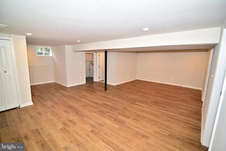 Building Photo - 6900 Lansdale St