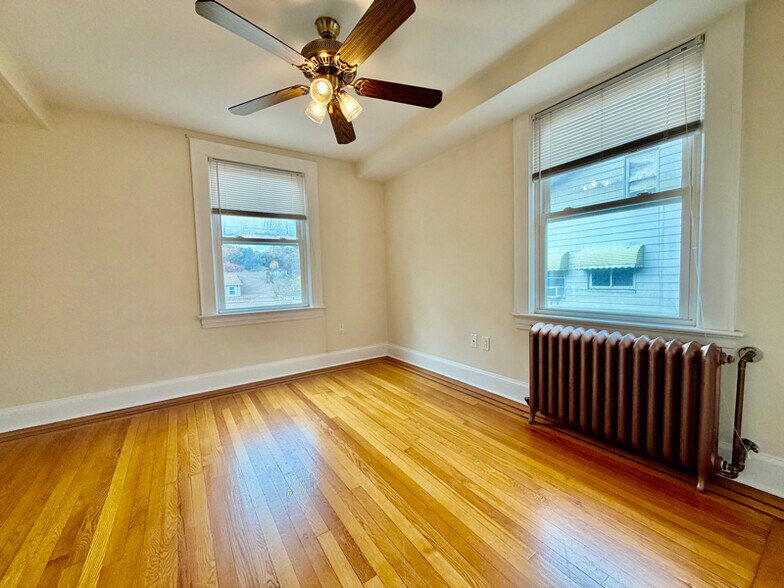 Building Photo - 20 Jervis Rd