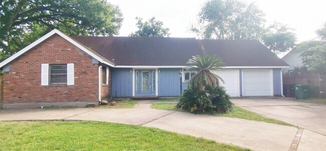 Building Photo - 6601 Sharpview Dr