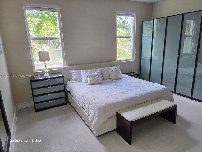 Building Photo - 5300 NW 87th Ave