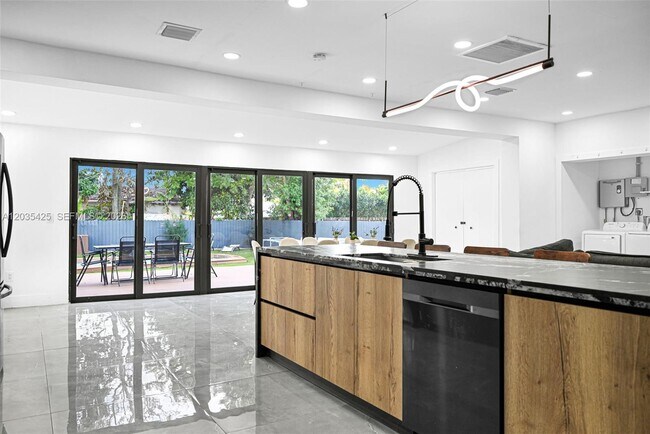 Building Photo - 112 NW 53rd St