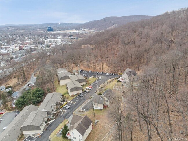 Building Photo - 14 Pavilion Rd