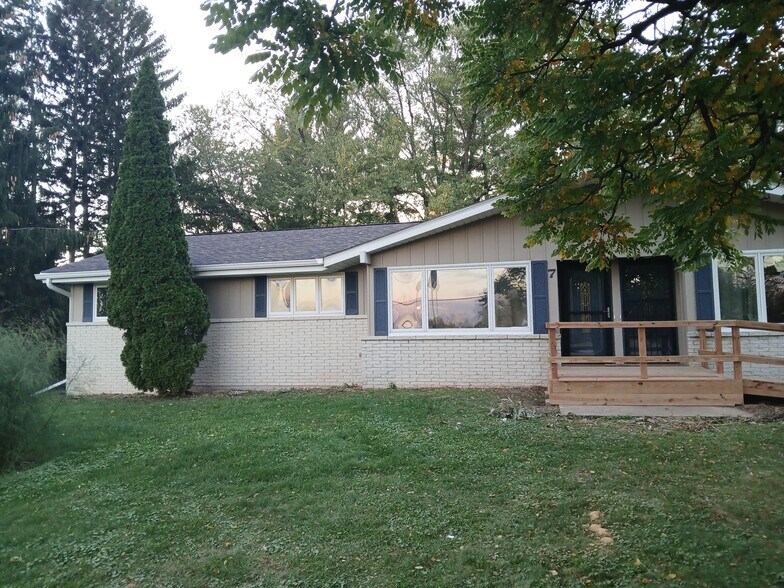 Front - W360N7335 Brown St