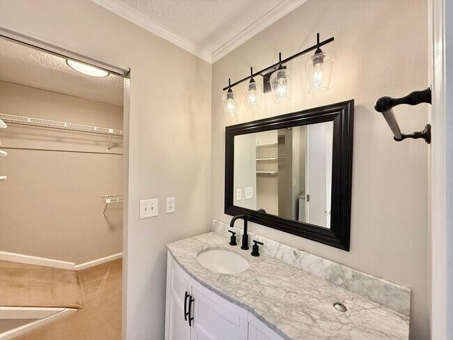 Building Photo - 7704 Falcon Rest Cir