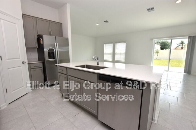 Building Photo - 856 Timberland Dr