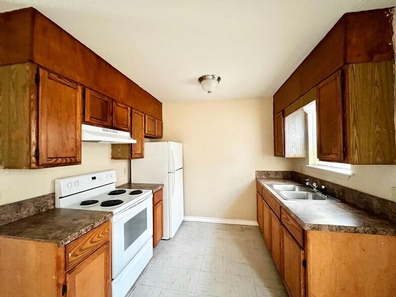 Building Photo - 712 E Sugarcane Dr