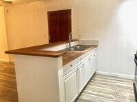 Building Photo - title - Beautiful 1 Bed/1 Bath Condo Apart...