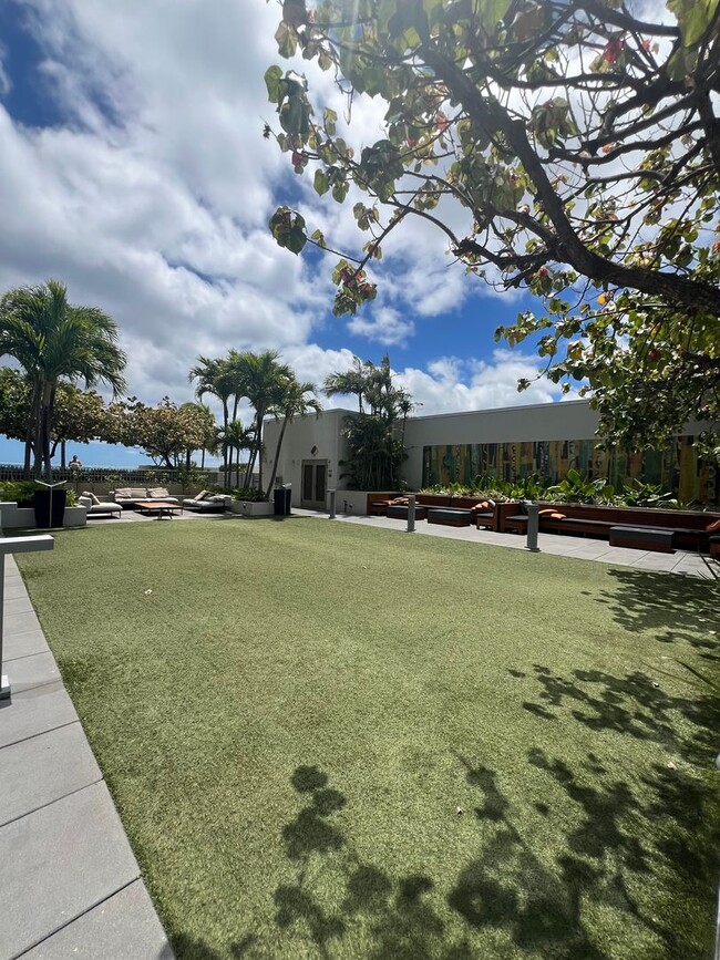 Building Photo - Furnished 2 bedroom, 2 bath 2 parking at The Collection!