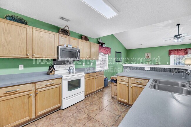 Building Photo - 8078 Old Hazelwood Rd