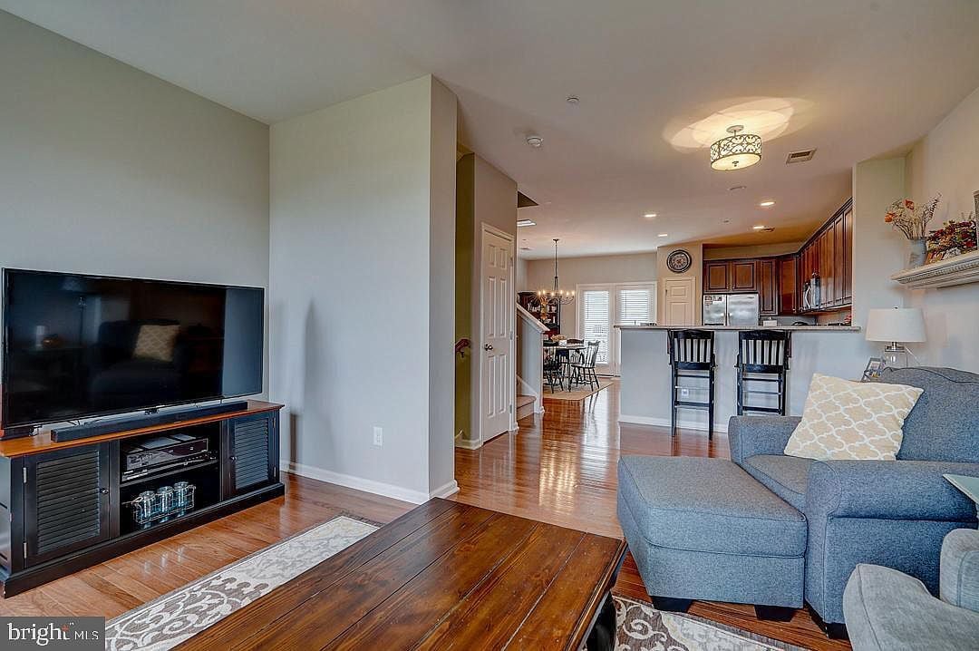 Open concept layout. - 476 N Palace Dr