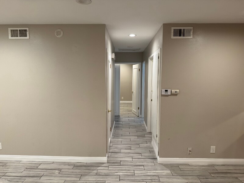 Building Photo - 753 Windwood Dr