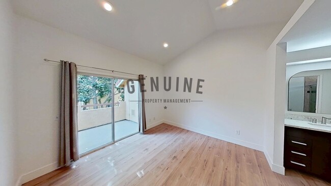 Building Photo - Renovated 2 Bedroom Condo in Irvine