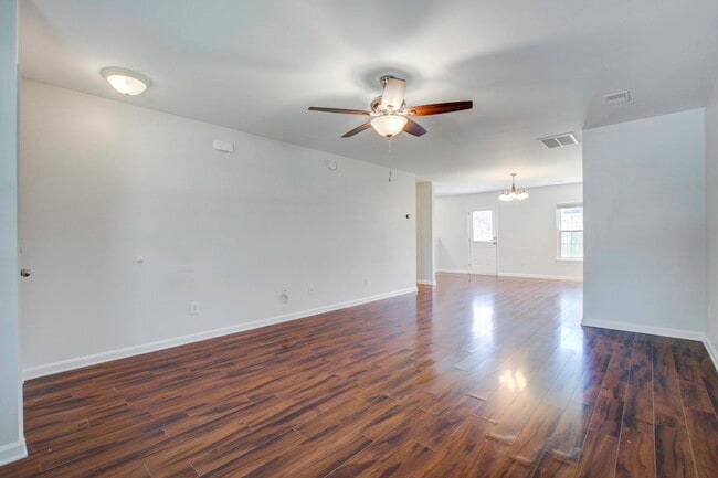 Building Photo - 138 Thistle Rd