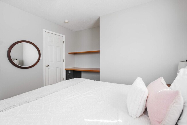 Building Photo - 2318 N New Jersey St