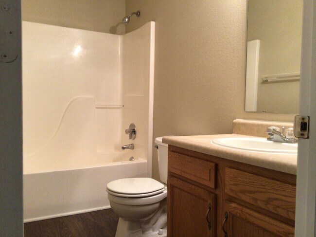 Building Photo - 6036 Draycott Dr