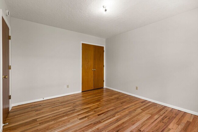 Building Photo - 2746 SE 31st Ave