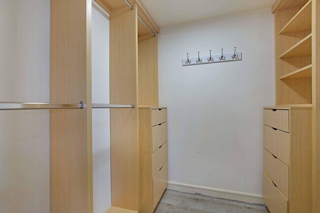 Building Photo - 2401 N Ocean Blvd