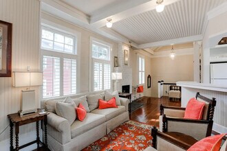 Building Photo - 916 Howard St